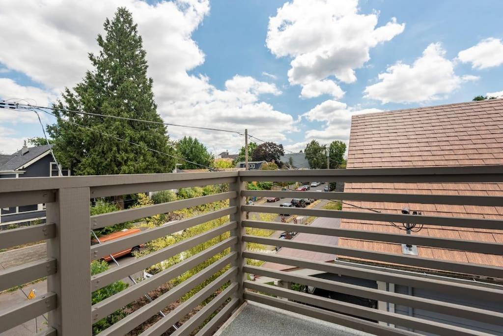Comfy Family Home, Walkable Neighborhood + Patio! Portland Buitenkant foto