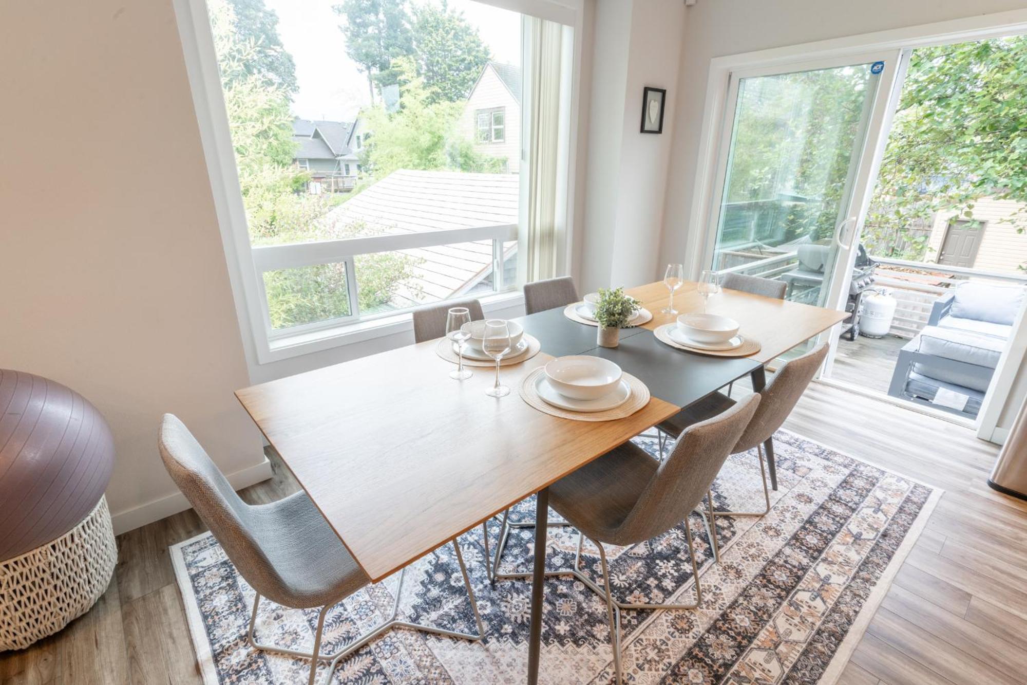Comfy Family Home, Walkable Neighborhood + Patio! Portland Buitenkant foto