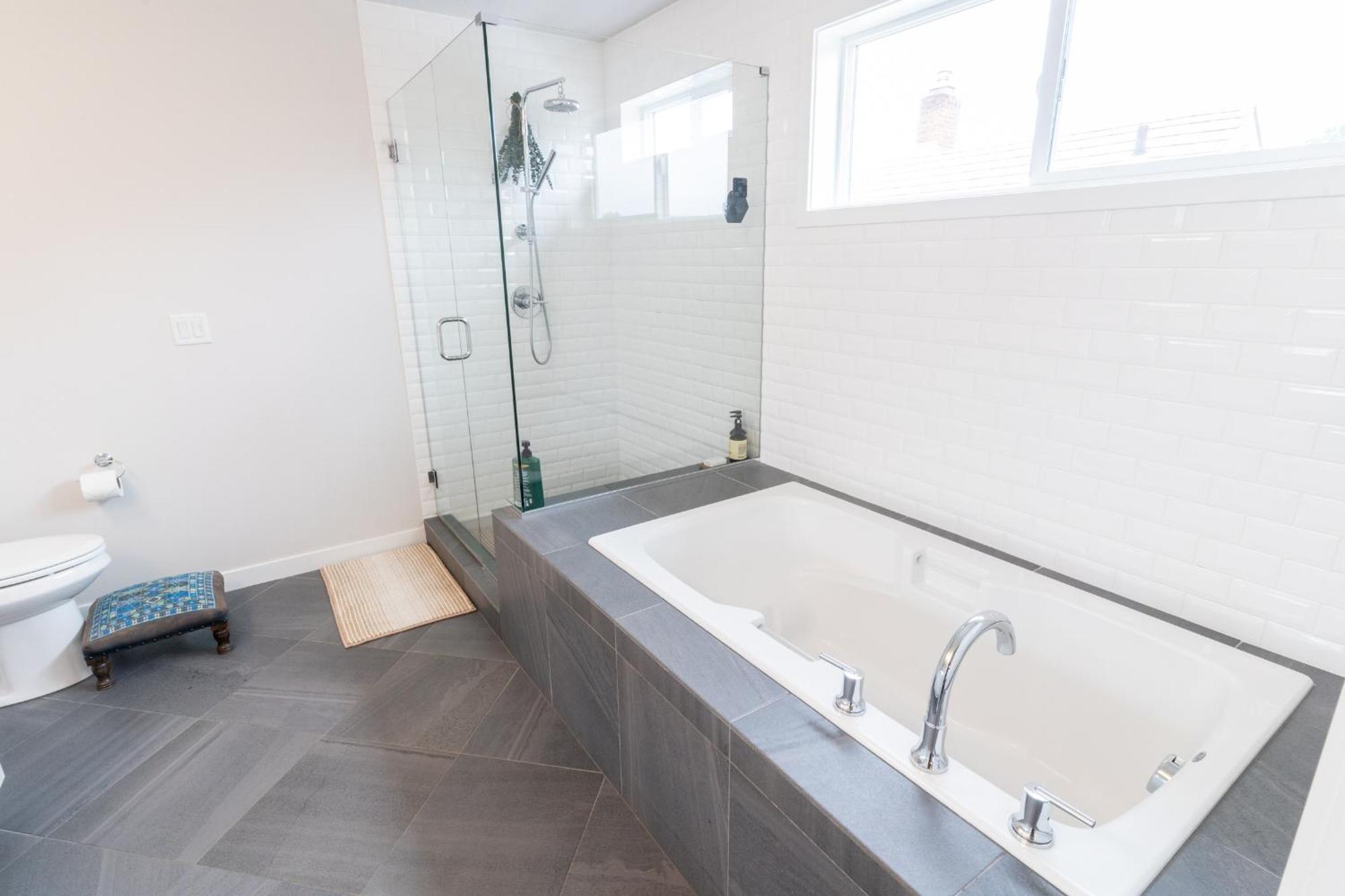 Comfy Family Home, Walkable Neighborhood + Patio! Portland Buitenkant foto